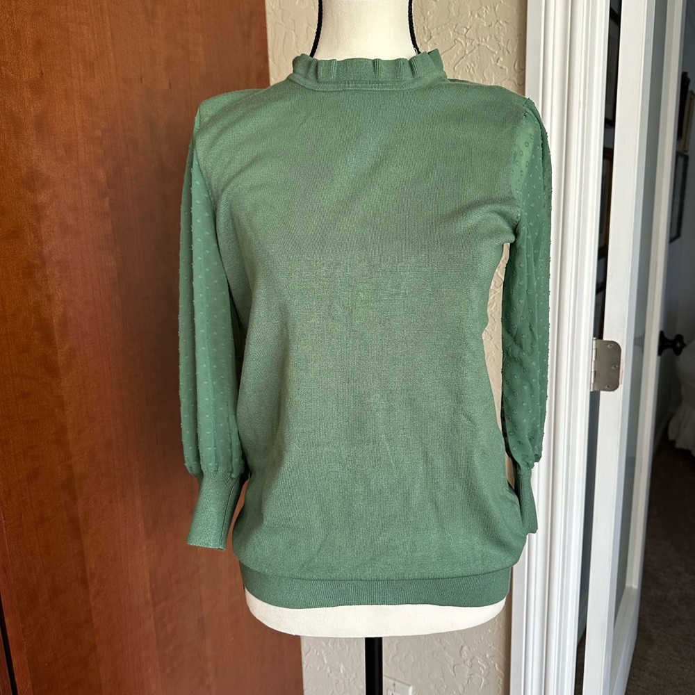 NWT Adriana Papell green top size Small
